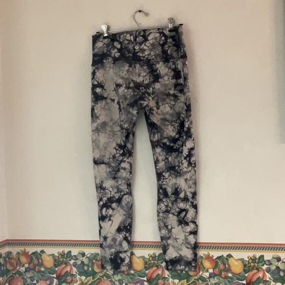 Lululemon Tie-Dye Leggings, Size 8, Black/Gray - Picture 2 of 5